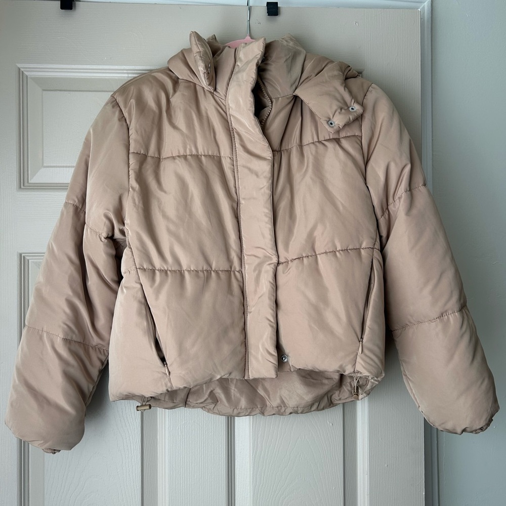 Love Tree Women’s cropped Beige Puffer Jacket